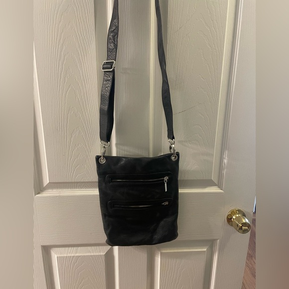 MARGOT GENUINE LEATHER CROSSBODY 🖤 - Picture 3 of 13